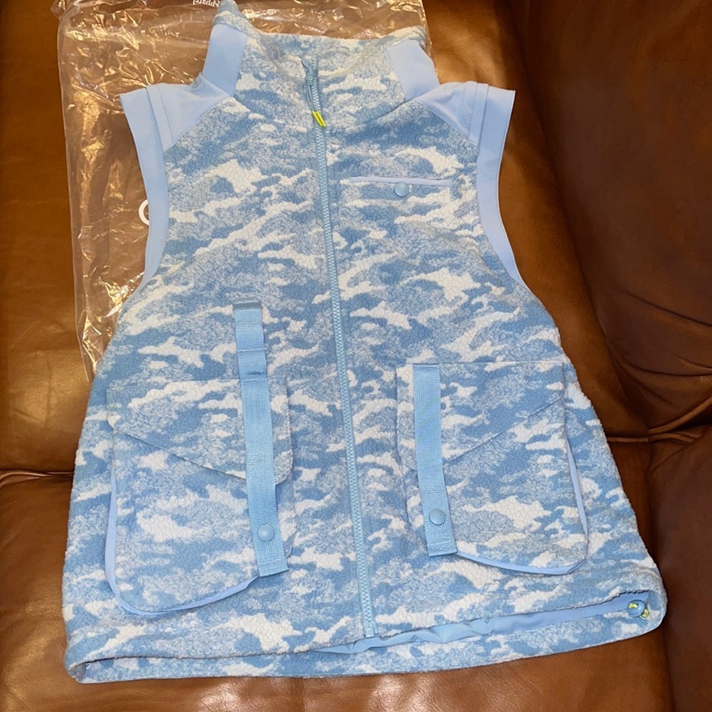 NWT Outdoor Voices unisex fleece blue rectrek vest